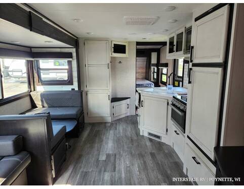 2023 Jayco Jay Feather 27BHB Travel Trailer at Interstate RV Sales & Service, Inc. STOCK# 1555 Photo 10