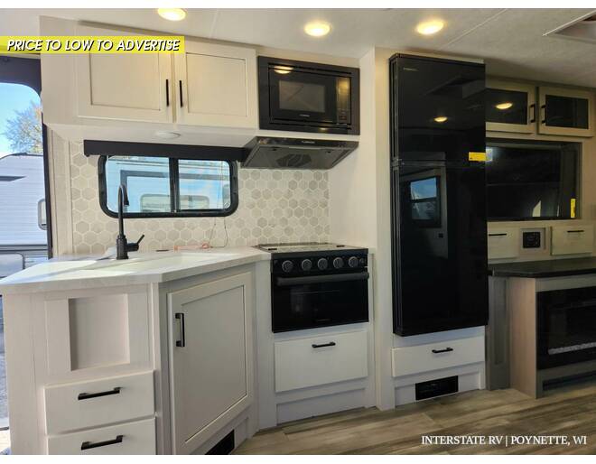 2024 Jayco Jay Feather 27BHB Travel Trailer at Interstate RV Sales & Service, Inc. STOCK# 1583 Photo 8
